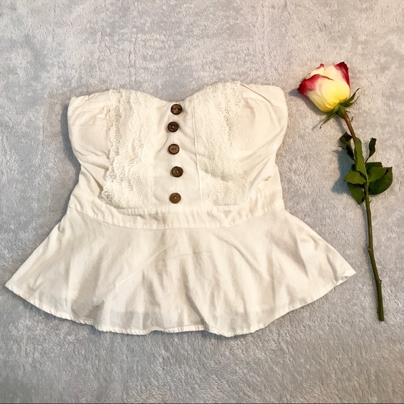 White Peplum Sleeveless Top - Picture 1 of 4